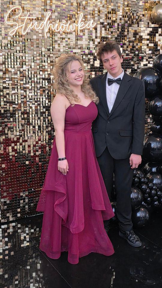 CZAR PAR! Studniówka w I Liceum Ogólnokształcącym w Chełmie [GALERIA ZDJĘĆ]