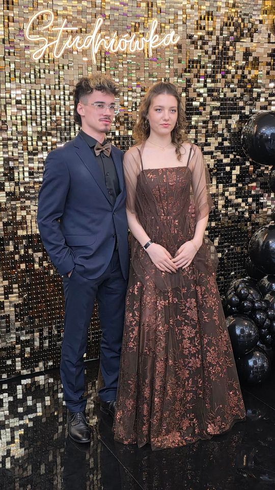 CZAR PAR! Studniówka w I Liceum Ogólnokształcącym w Chełmie [GALERIA ZDJĘĆ]