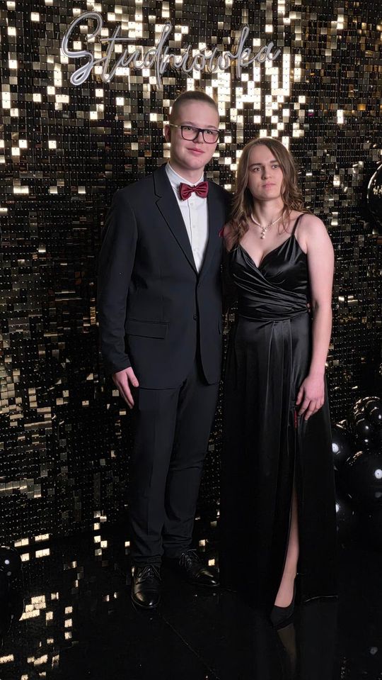 CZAR PAR! Studniówka w I Liceum Ogólnokształcącym w Chełmie [GALERIA ZDJĘĆ]