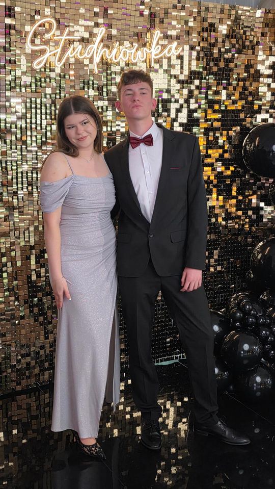 CZAR PAR! Studniówka w I Liceum Ogólnokształcącym w Chełmie [GALERIA ZDJĘĆ]