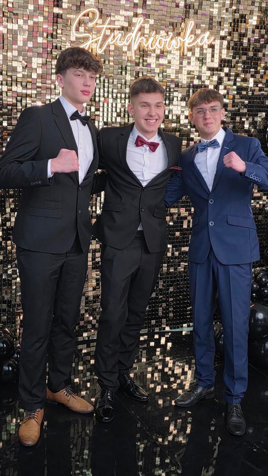 CZAR PAR! Studniówka w I Liceum Ogólnokształcącym w Chełmie [GALERIA ZDJĘĆ]