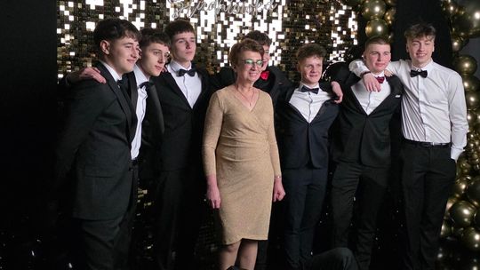 CZAR PAR! Studniówka w I Liceum Ogólnokształcącym w Chełmie [GALERIA ZDJĘĆ]