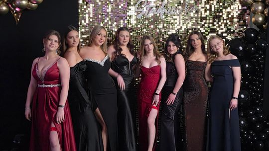 CZAR PAR! Studniówka w I Liceum Ogólnokształcącym w Chełmie [GALERIA ZDJĘĆ]