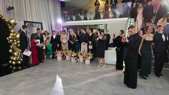 Studniówka w I Liceum Ogólnokształcącym w Chełmie 2026 [GALERIA ZDJĘĆ]