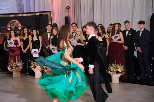 Studniówka w I Liceum Ogólnokształcącym w Chełmie 2026 [GALERIA ZDJĘĆ]