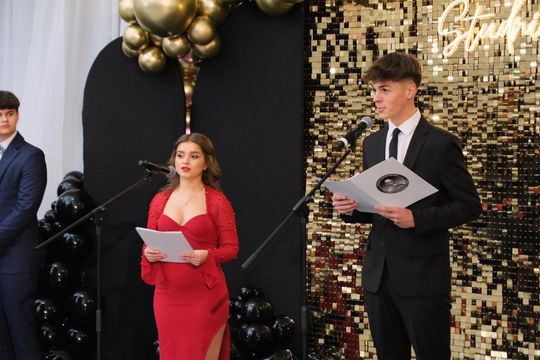 Studniówka w I Liceum Ogólnokształcącym w Chełmie 2026 [GALERIA ZDJĘĆ]