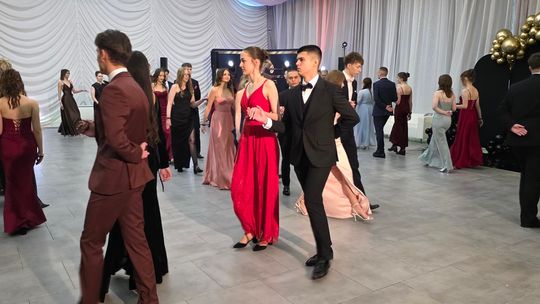 Studniówka w I Liceum Ogólnokształcącym w Chełmie 2026 [GALERIA ZDJĘĆ]