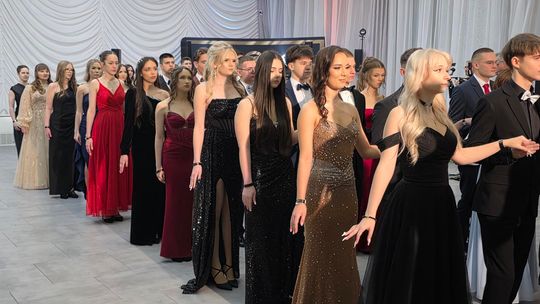 Studniówka w I Liceum Ogólnokształcącym w Chełmie 2026 [GALERIA ZDJĘĆ]