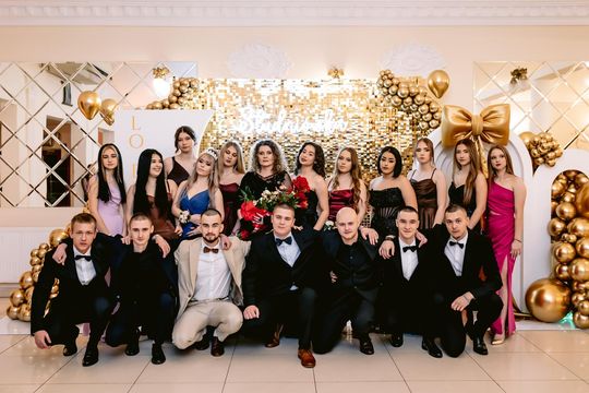 Studniówka w Liceum Ogólnokształcącym w Dubience [GALERIA ZDJĘĆ]