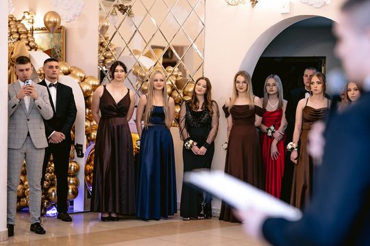 Studniówka w Liceum Ogólnokształcącym w Dubience [GALERIA ZDJĘĆ]