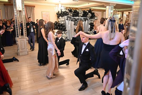 Studniówkowy bal w ZSZ nr 1 oraz II LO we Włodawie 2026 [GALERIA ZDJĘĆ]