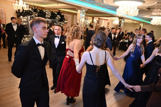 Studniówkowy bal w ZSZ nr 1 oraz II LO we Włodawie 2026 [GALERIA ZDJĘĆ]