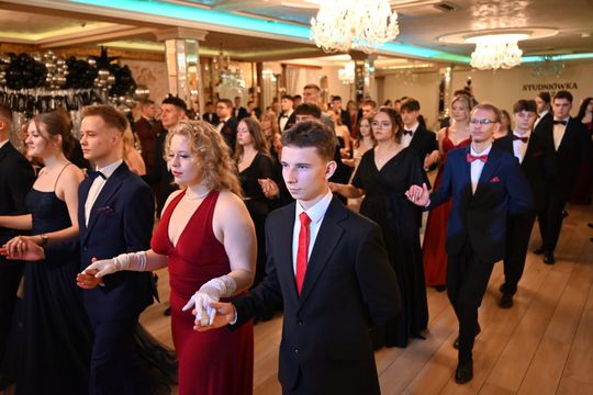 Studniówkowy bal w ZSZ nr 1 oraz II LO we Włodawie 2026 [GALERIA ZDJĘĆ]