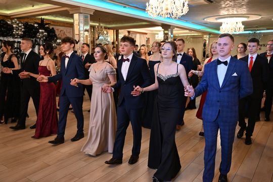 Studniówkowy bal w ZSZ nr 1 oraz II LO we Włodawie 2026 [GALERIA ZDJĘĆ]
