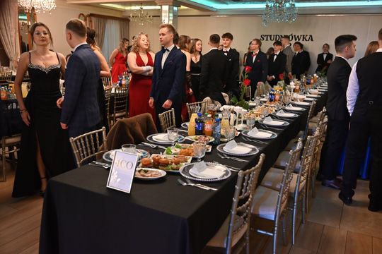 Studniówkowy bal w ZSZ nr 1 oraz II LO we Włodawie 2026 [GALERIA ZDJĘĆ]