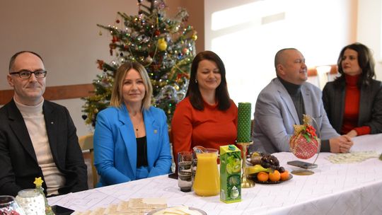 Spotkanie opłatkowo-noworoczne twórców ludowych przy Krasnostawskim Domu Kultury [GALERIA ZDJĘĆ]