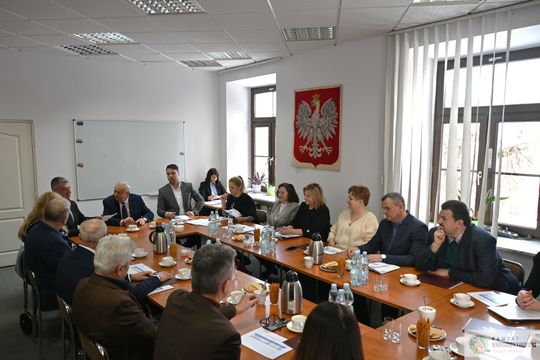 Pow. krasnostawski. Lokalni liderzy rynku pracy gotowi do działania - nowa kadencja Powiatowej Rady Rynku Pracy [GALERIA ZDJĘĆ]