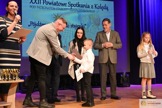 Pow. krasnostawski. Młodzi artyści zachwycili w kolędowym konkursie [GALERIA ZDJĘĆ] 