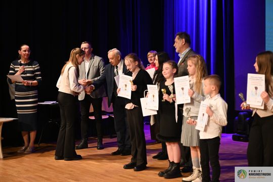 Pow. krasnostawski. Młodzi artyści zachwycili w kolędowym konkursie [GALERIA ZDJĘĆ] 
