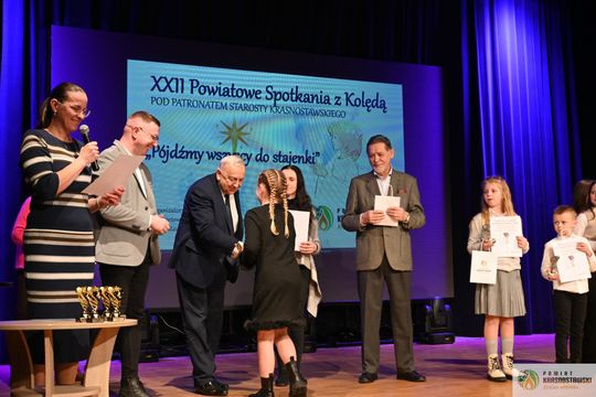 Pow. krasnostawski. Młodzi artyści zachwycili w kolędowym konkursie [GALERIA ZDJĘĆ] 