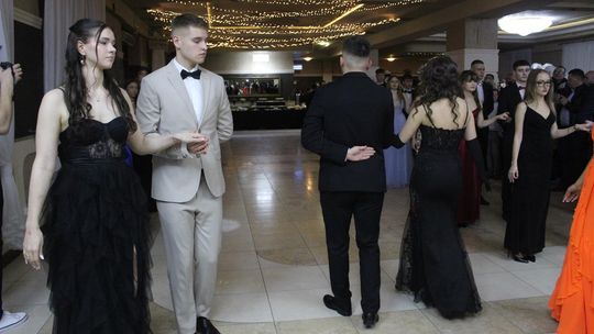 Studniówka maturzystów z IV Liceum Ogólnokształcącego w Chełmie 2026 [GALERIA ZDJĘĆ]