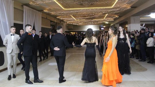 Studniówka maturzystów z IV Liceum Ogólnokształcącego w Chełmie 2026 [GALERIA ZDJĘĆ]