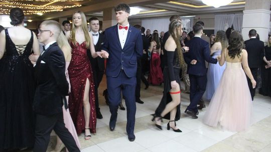 Studniówka maturzystów z IV Liceum Ogólnokształcącego w Chełmie 2026 [GALERIA ZDJĘĆ]