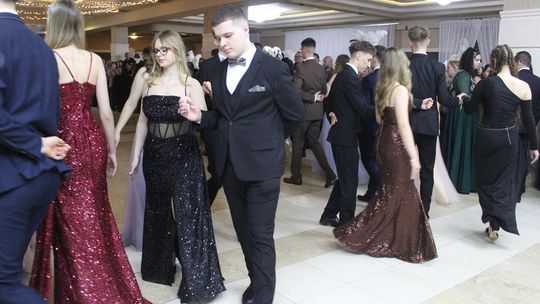 Studniówka maturzystów z IV Liceum Ogólnokształcącego w Chełmie 2026 [GALERIA ZDJĘĆ]