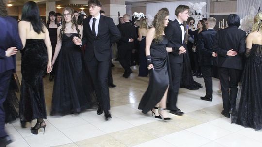 Studniówka maturzystów z IV Liceum Ogólnokształcącego w Chełmie 2026 [GALERIA ZDJĘĆ]