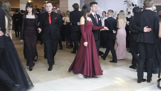 Studniówka maturzystów z IV Liceum Ogólnokształcącego w Chełmie 2026 [GALERIA ZDJĘĆ]