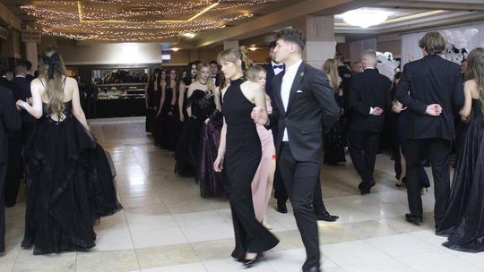 Studniówka maturzystów z IV Liceum Ogólnokształcącego w Chełmie 2026 [GALERIA ZDJĘĆ]