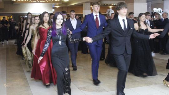 Studniówka maturzystów z IV Liceum Ogólnokształcącego w Chełmie 2026 [GALERIA ZDJĘĆ]