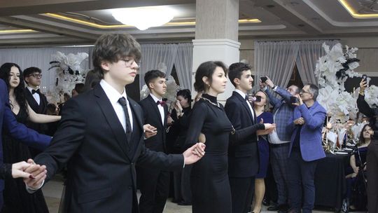 Studniówka maturzystów z IV Liceum Ogólnokształcącego w Chełmie 2026 [GALERIA ZDJĘĆ]