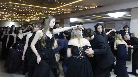 Studniówka maturzystów z IV Liceum Ogólnokształcącego w Chełmie 2026 [GALERIA ZDJĘĆ]