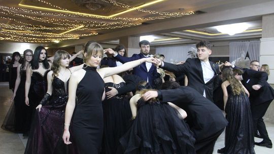 Studniówka maturzystów z IV Liceum Ogólnokształcącego w Chełmie 2026 [GALERIA ZDJĘĆ]