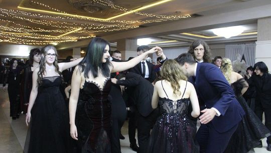 Studniówka maturzystów z IV Liceum Ogólnokształcącego w Chełmie 2026 [GALERIA ZDJĘĆ]