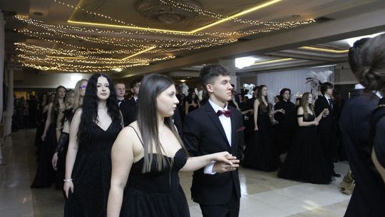 Studniówka maturzystów z IV Liceum Ogólnokształcącego w Chełmie 2026 [GALERIA ZDJĘĆ]