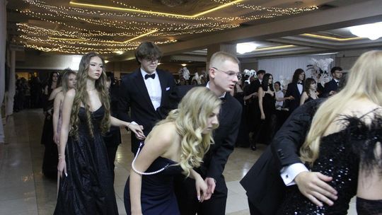 Studniówka maturzystów z IV Liceum Ogólnokształcącego w Chełmie 2026 [GALERIA ZDJĘĆ]