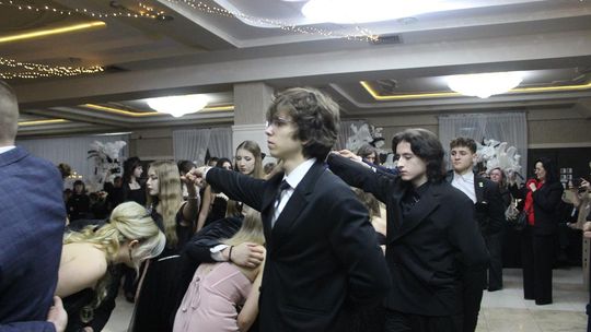 Studniówka maturzystów z IV Liceum Ogólnokształcącego w Chełmie 2026 [GALERIA ZDJĘĆ]