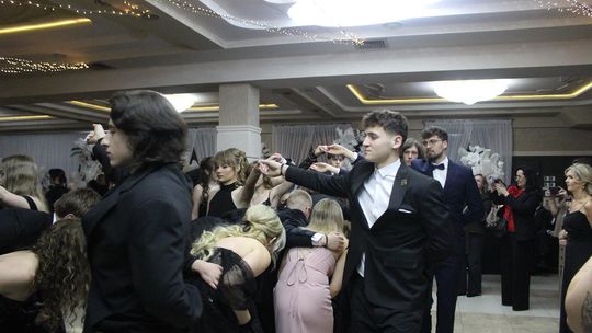 Studniówka maturzystów z IV Liceum Ogólnokształcącego w Chełmie 2026 [GALERIA ZDJĘĆ]