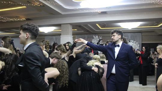 Studniówka maturzystów z IV Liceum Ogólnokształcącego w Chełmie 2026 [GALERIA ZDJĘĆ]