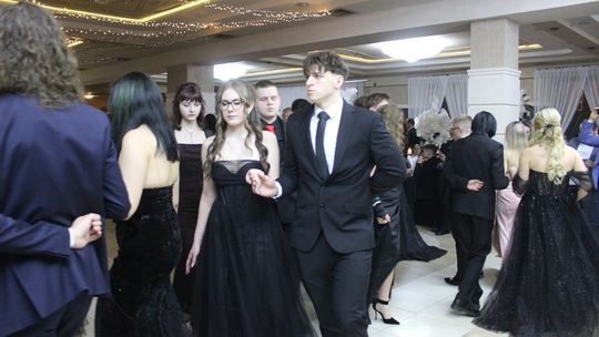 Studniówka maturzystów z IV Liceum Ogólnokształcącego w Chełmie 2026 [GALERIA ZDJĘĆ]