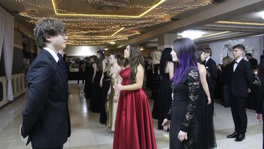 Studniówka maturzystów z IV Liceum Ogólnokształcącego w Chełmie 2026 [GALERIA ZDJĘĆ]