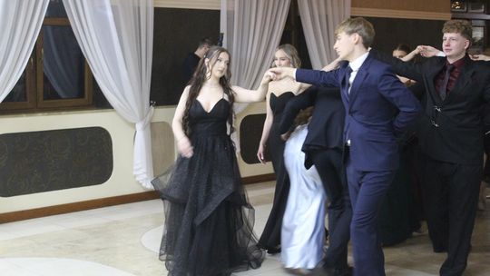 Studniówka maturzystów z IV Liceum Ogólnokształcącego w Chełmie 2026 [GALERIA ZDJĘĆ]