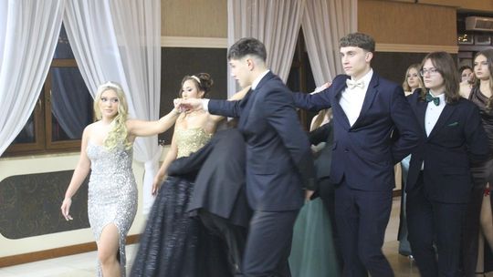 Studniówka maturzystów z IV Liceum Ogólnokształcącego w Chełmie 2026 [GALERIA ZDJĘĆ]