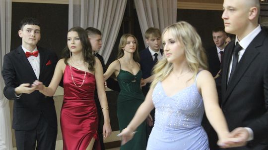 Studniówka maturzystów z IV Liceum Ogólnokształcącego w Chełmie 2026 [GALERIA ZDJĘĆ]