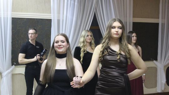 Studniówka maturzystów z IV Liceum Ogólnokształcącego w Chełmie 2026 [GALERIA ZDJĘĆ]