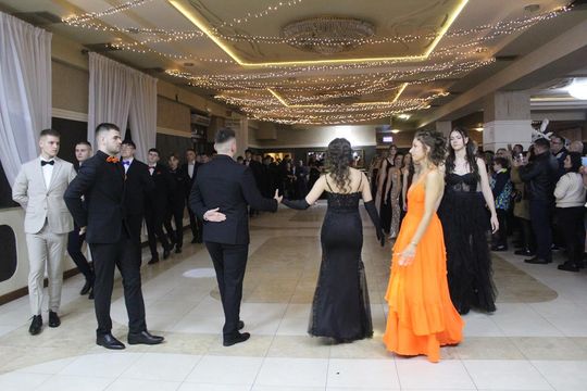 Studniówka maturzystów z IV Liceum Ogólnokształcącego w Chełmie 2026 [GALERIA ZDJĘĆ]