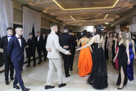 Studniówka maturzystów z IV Liceum Ogólnokształcącego w Chełmie 2026 [GALERIA ZDJĘĆ]