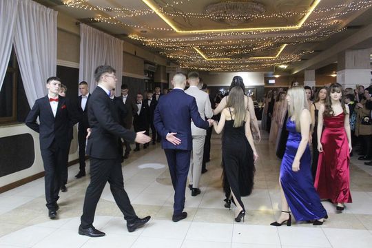 Studniówka maturzystów z IV Liceum Ogólnokształcącego w Chełmie 2026 [GALERIA ZDJĘĆ]